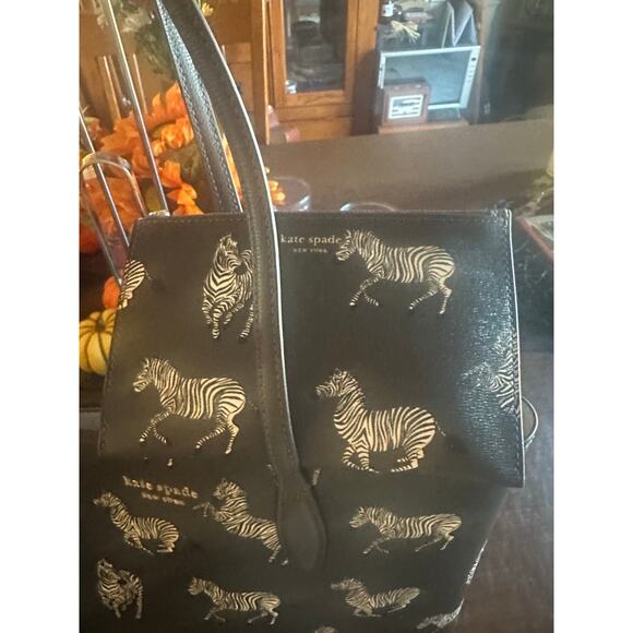Kate Spade All Day Dancing Zebras Large Tote EUC Women's & Detachable Wristlet - Picture 7 of 16